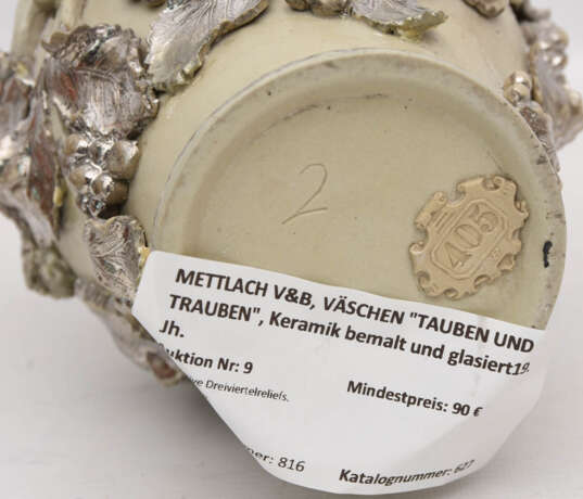 METTLACH V&B, VÄSCHEN "TAUBEN UND TRAUBEN", Keramik bemalt und glasiert, gemarkt, Ende 19. Jahrhundert - photo 6