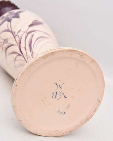 METTLACH V&B, LILA JUGENDSTIL- VASE, bemalte glasierte Keramik, um 1910 - Foto 7