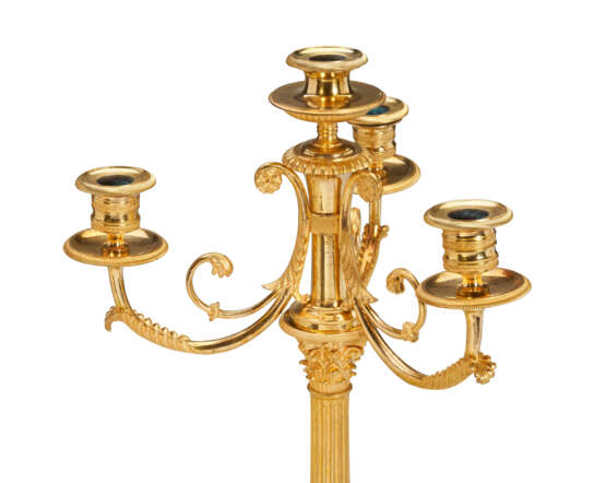 A PAIR OF DIRECTOIRE ORMOLU FOUR-LIGHT CANDELABRA - фото 3