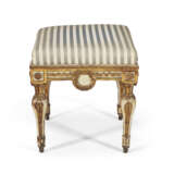 A ROYAL NORTH ITALIAN WHITE-PAINTED AND PARCEL-GILT TABOURET - фото 2