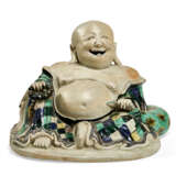 A CHINESE EXPORT PORCELAIN BISCUIT-GLAZED FIGURE OF A LAUGHING BUDDHA - фото 7