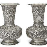 A PAIR OF CHARLES II SILVER GARNITURE VASES - photo 2