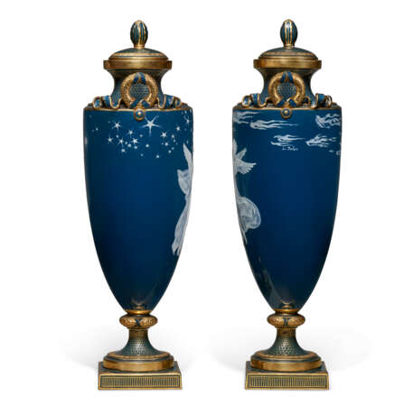 A PAIR OF MINTONS PATE-SUR-PATE PEACOCK BLUE VASES AND COVERS - photo 2