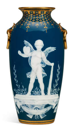 A MINTONS PATE-SUR-PATE PEACOCK BLUE VASE - photo 1