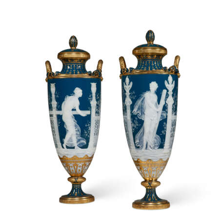 A PAIR OF MINTONS PATE-SUR-PATE PEACOCK BLUE VASES AND COVERS - photo 1