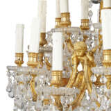 A FRENCH ORMOLU AND CUT-CRYSTAL TWENTY-FOUR LIGHT CHANDELIER - Foto 5