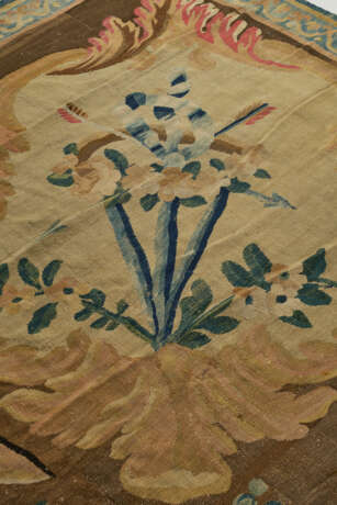 A LOUIS XV AUBUSSON CARPET - photo 4