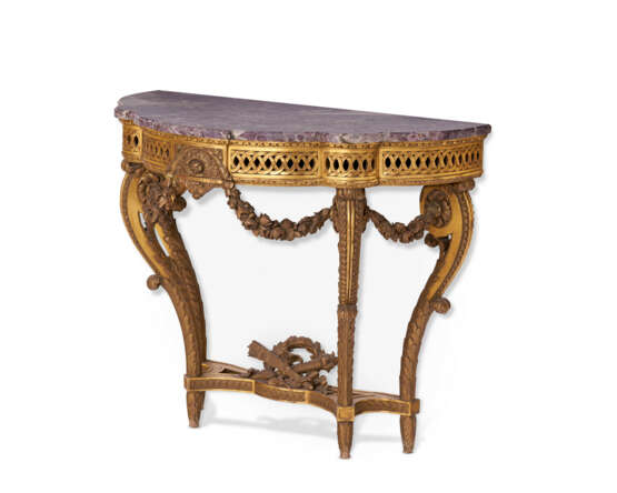 A FRENCH GILTWOOD CONSOLE TABLE WITH A GREY MARBLE TOP - Foto 4