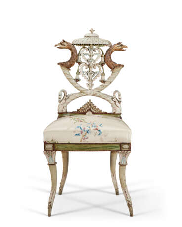 A PAIR OF NORTH ITALIAN POLYCHROME-DECORATED SIDE CHAIRS - Foto 2