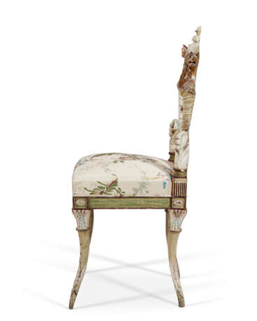 A PAIR OF NORTH ITALIAN POLYCHROME-DECORATED SIDE CHAIRS - Foto 5