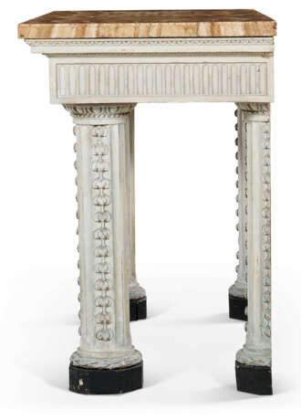 A PAIR OF NORTH ITALIAN GREY-PAINTED CONSOLE TABLES - Foto 4