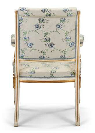 A SET OF FOUR GEORGE III CREAM-PAINTED AND PARCEL-GILT ARMCHAIRS - photo 5