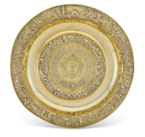 A REGENCY SILVER-GILT SIDEBOARD DISH - photo 1