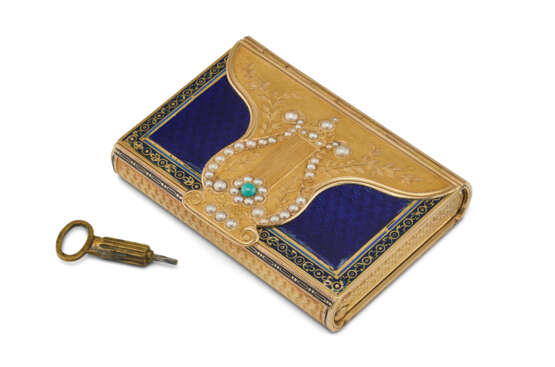 A SWISS JEWELED AND ENAMELED GOLD MUSICAL SNUFF-BOX - фото 1