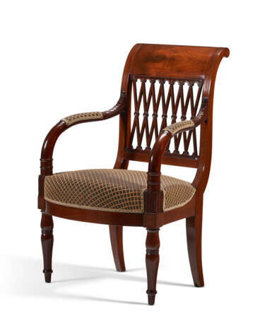 A PAIR OF LATE LOUIS XVI MAHOGANY FAUTEUILS - photo 2