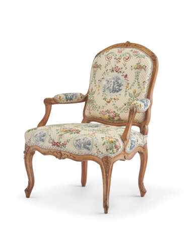 A SET OF FOUR LOUIS XV BEECHWOOD FAUTEUILS - photo 3