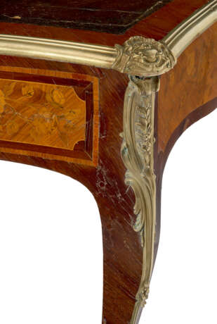 A LOUIS XV ORMOLU-MOUNTED, TULIPWOOD AND MARQUETRY BUREAU PLAT - photo 4