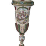 A LARGE AUSTRIAN SILVER-GILT AND ENAMEL CUP AND COVER - Foto 2