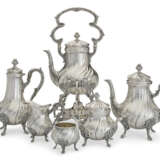 A SIX-PIECE PERUVIAN SILVER TEA AND COFFEE SET - Foto 1