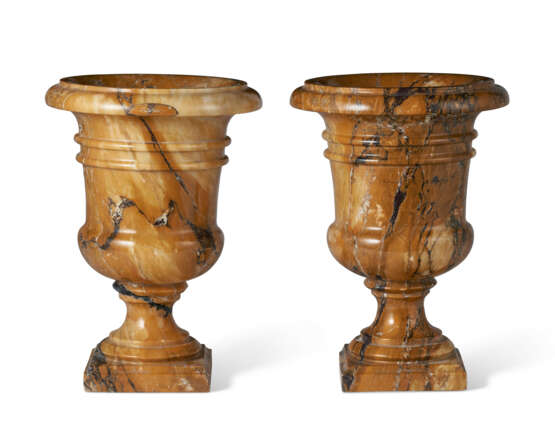 A PAIR OF ITALIAN GIALLO ANTICO URNS - photo 2