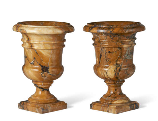 A PAIR OF ITALIAN GIALLO ANTICO URNS - photo 3