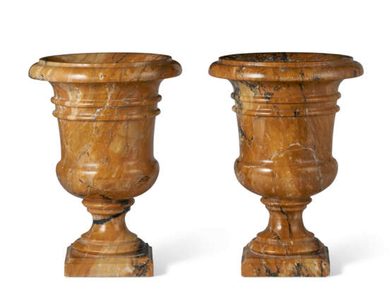 A PAIR OF ITALIAN GIALLO ANTICO URNS - photo 6