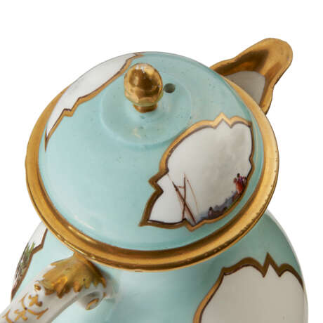 A MEISSEN PORCELAIN CELADON-GROUND COFFEE POT AND COVER - фото 4