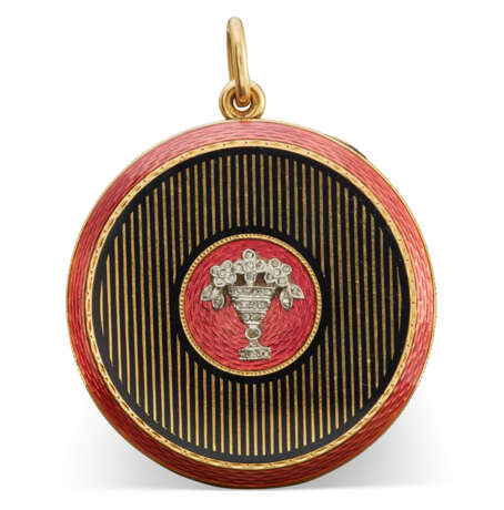 A JEWELED, GUILLOCHÉ AND CHAMPLEVÉ ENAMEL GOLD COMPACT - photo 1