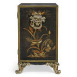 A LATE REGENCY 'ANTIQUARIAN' ORMOLU-MOUNTED BLACK-AND-GILT JAPANNED CABINET-ON-STAND - photo 4