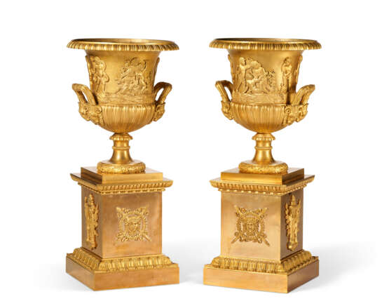 A LARGE PAIR OF EMPIRE ORMOLU URNS - photo 1