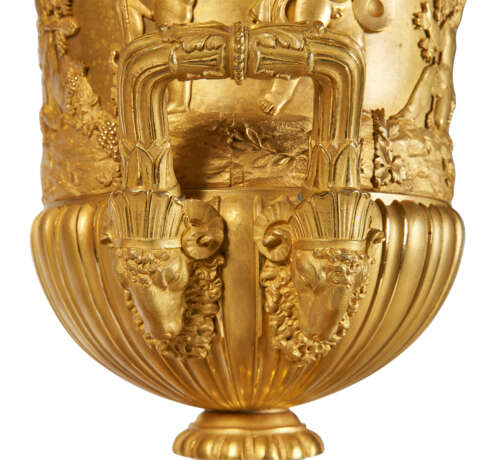 A LARGE PAIR OF EMPIRE ORMOLU URNS - photo 4