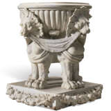 A LARGE ITALIAN CARVED MARBLE JARDINIERE - Foto 1