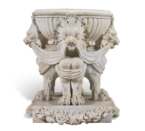 A LARGE ITALIAN CARVED MARBLE JARDINIERE - Foto 3