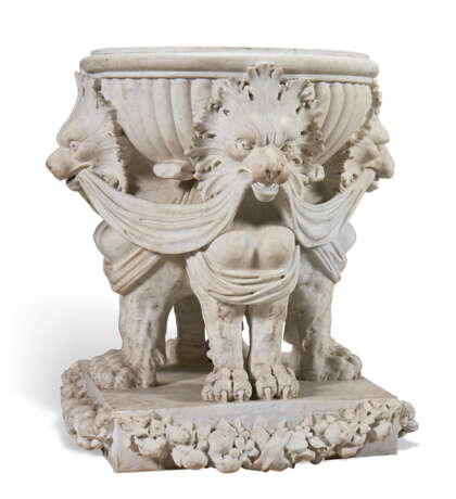 A LARGE ITALIAN CARVED MARBLE JARDINIERE - Foto 4