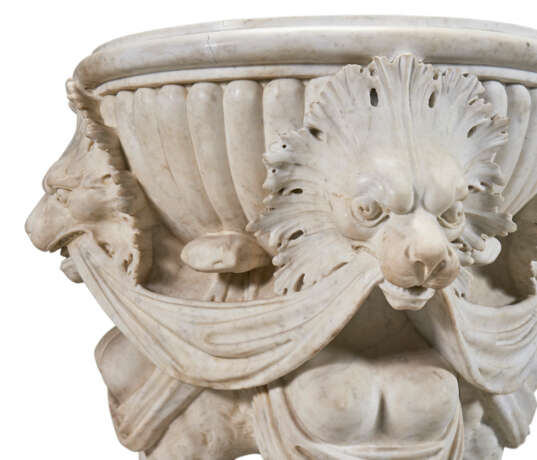 A LARGE ITALIAN CARVED MARBLE JARDINIERE - Foto 6