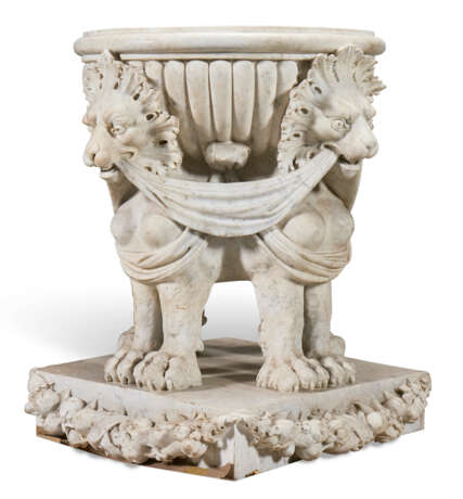 A LARGE ITALIAN CARVED MARBLE JARDINIERE - Foto 9