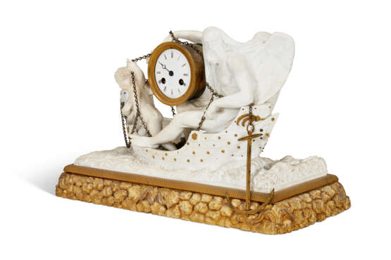 AN ORMOLU-MOUNTED PARIS (NAST) BISCUIT PORCELAIN AND GILTWOOD FIGURAL MANTEL CLOCK - Foto 3