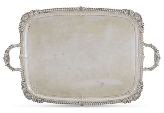 A GERMAN SILVER TWO-HANDLED TRAY - Foto 1