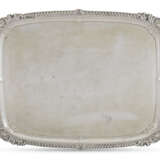 A GERMAN SILVER TWO-HANDLED TRAY - Foto 1