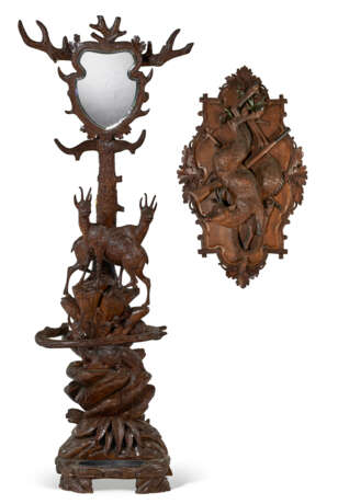 A BLACK FOREST CARVED WALNUT HUNTING TROPHY AND HALL STAND - Foto 1