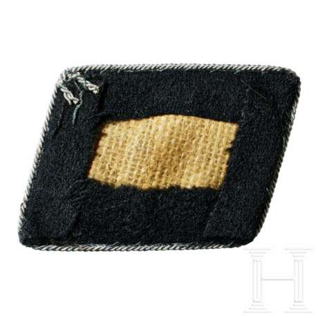 A Right Collar Tab with Runes for SS VT Officers "Deutschland" - Foto 1