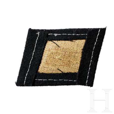 A Single Collar Tab for 18th SS Panzer Grenadier Division "Horst Wessel", Enlisted - Foto 1