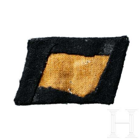 A Single Collar Tab possibly for 24th Waffen Mountain Division "Karstjäger", Enlisted - фото 1