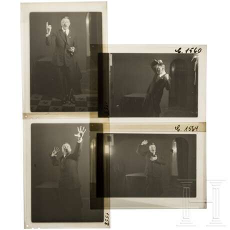 Heinrich Hoffmann - zwölf Kontaktabzüge von Hitler in dramatischen Posen - photo 1