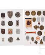 Souvenirs. Ca. 100 Tagungs- und andere Abzeichen