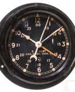 Etats-Unis. "U.S. Army Clock, Message Center M2" in Holzkasten, Chelsea Clock & Co., 1955-59