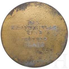 Siegerplakette für den dritten Platz der NS-Kampfspiele 1938 im Etui