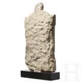 Grabstele eines Venators aus Marmor, römisch, 3. Jhdt. n. Chr. - photo 1