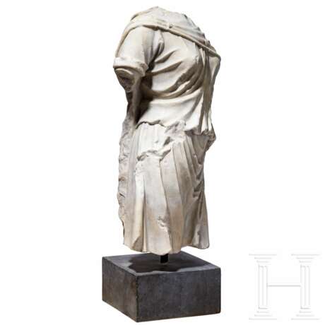 Klassizistischer Marmortorso nach dem Vorbild einer antiken Artemis-Statue, um 1800 - frühes 19. Jhdt. - фото 1