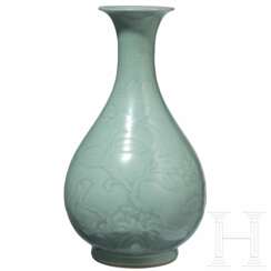 Longquan-Seladon-Yuhuchun-Vase, wohl Ming-Dynastie (1368 - 1644)